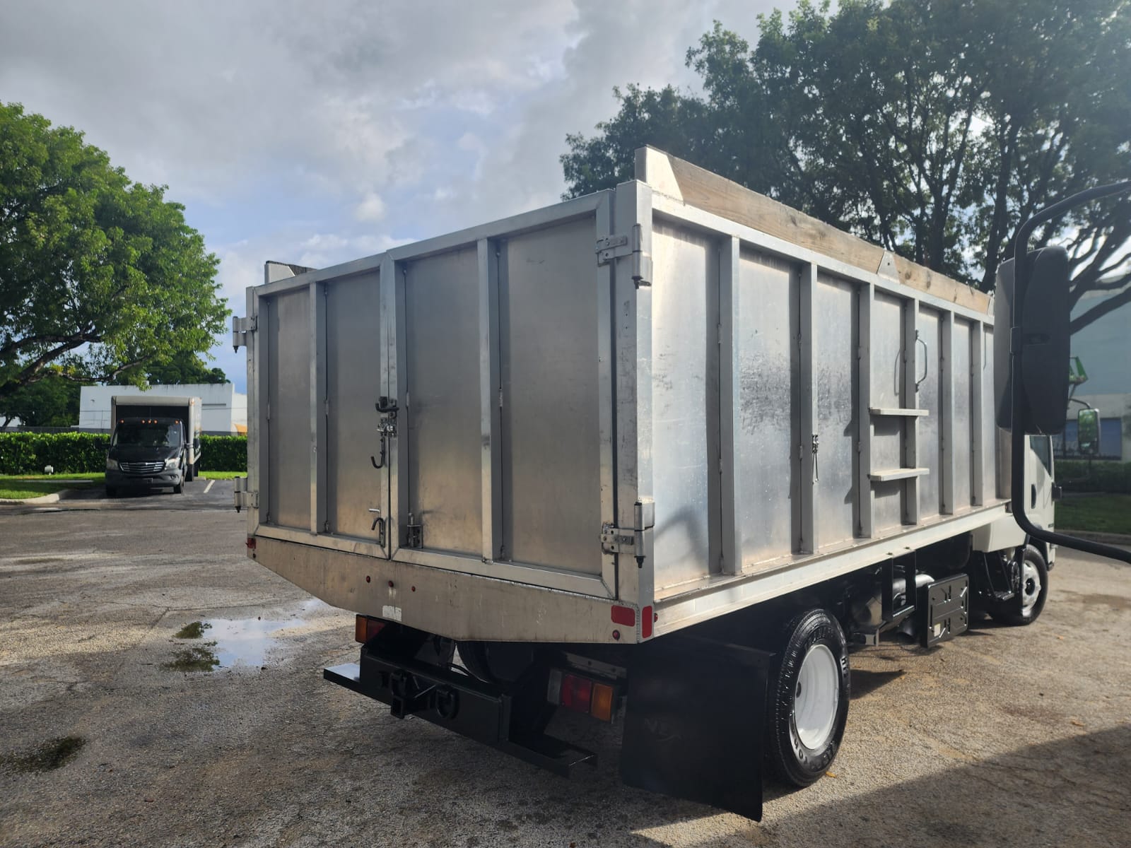 2018 ISUZU NPR HD Crew Cab – Dump truck