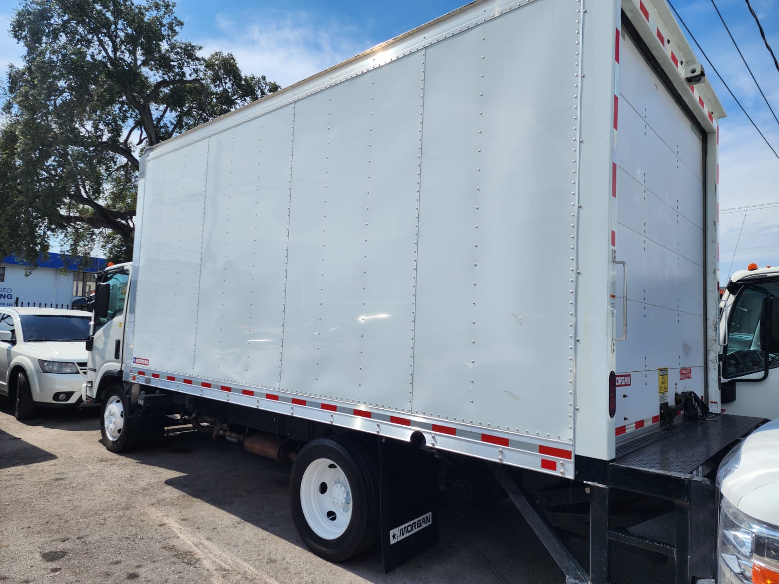 2024 Chevy 4500 16′ Box Truck 6.6L Gas, Auto, pull out ramp