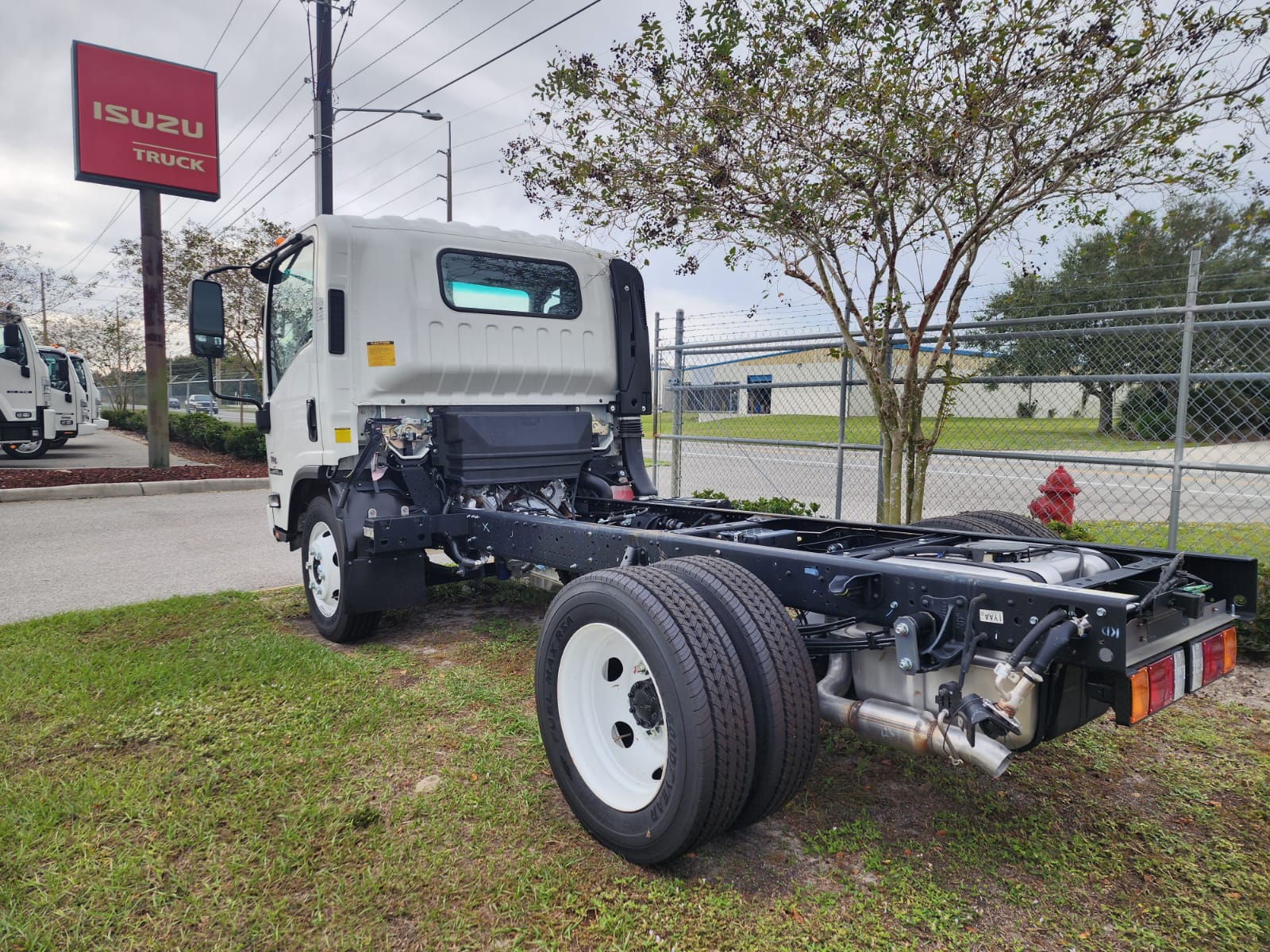 2023 CHEVY 3500 16′ VAN BODY ALUM LG V-8