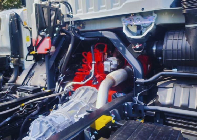 2025 ISUZU FTR cab and chassis-engine