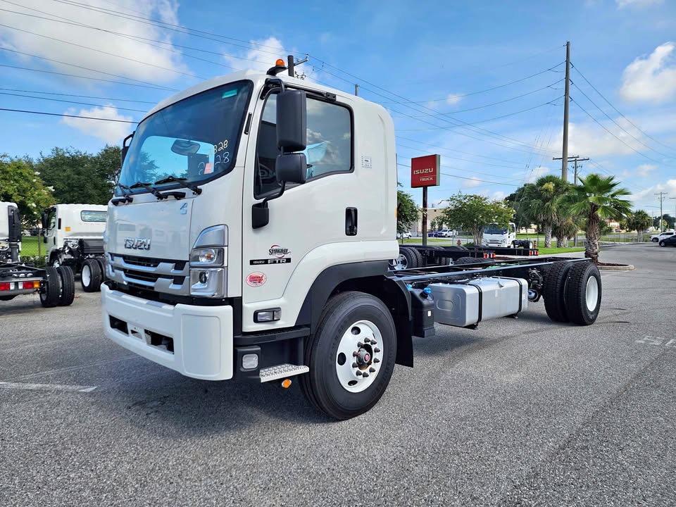 2025 ISUZU FTR cab and chassis-florida-side