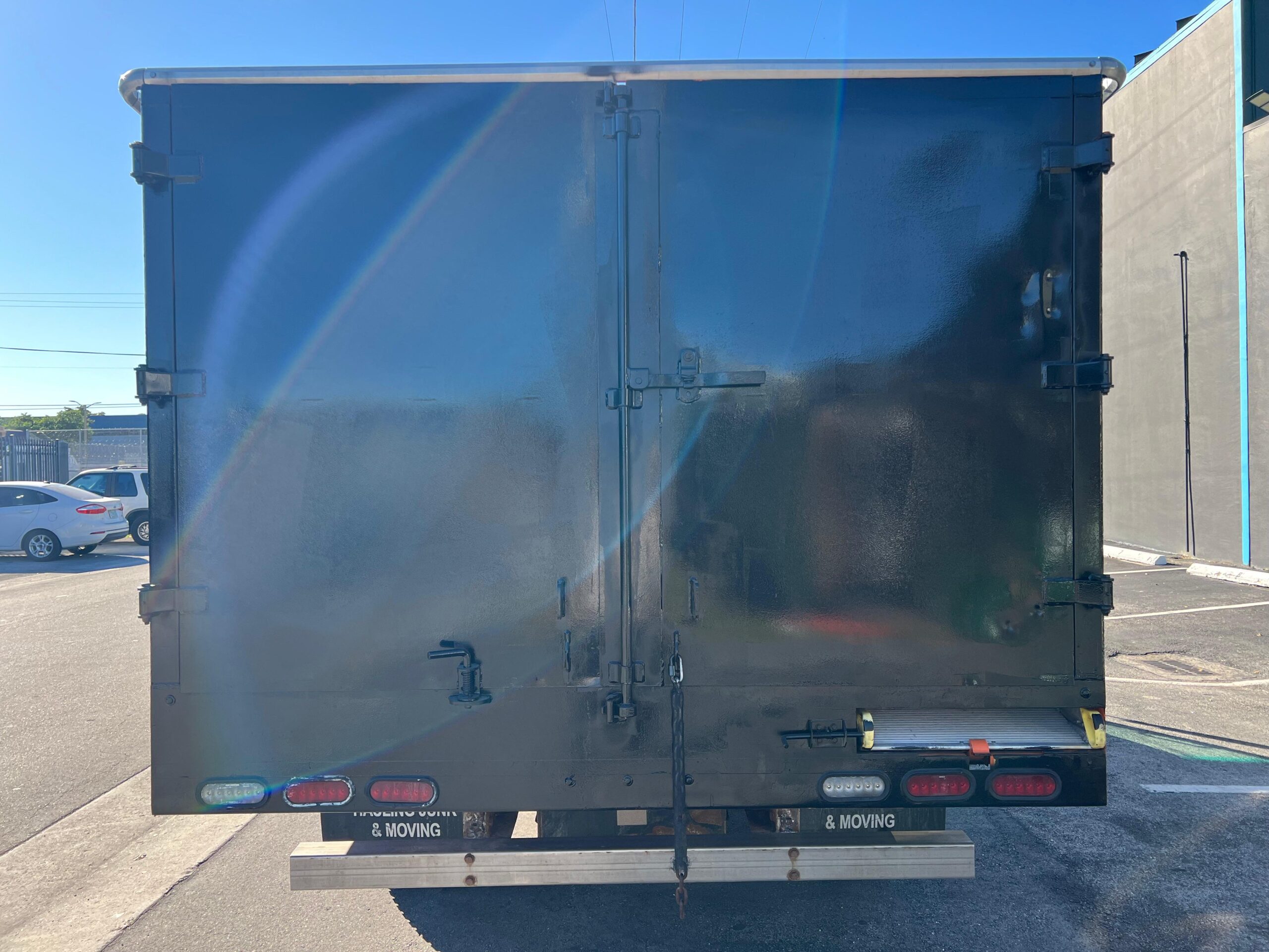 2017-isuzu-garbage-remove-truck-side