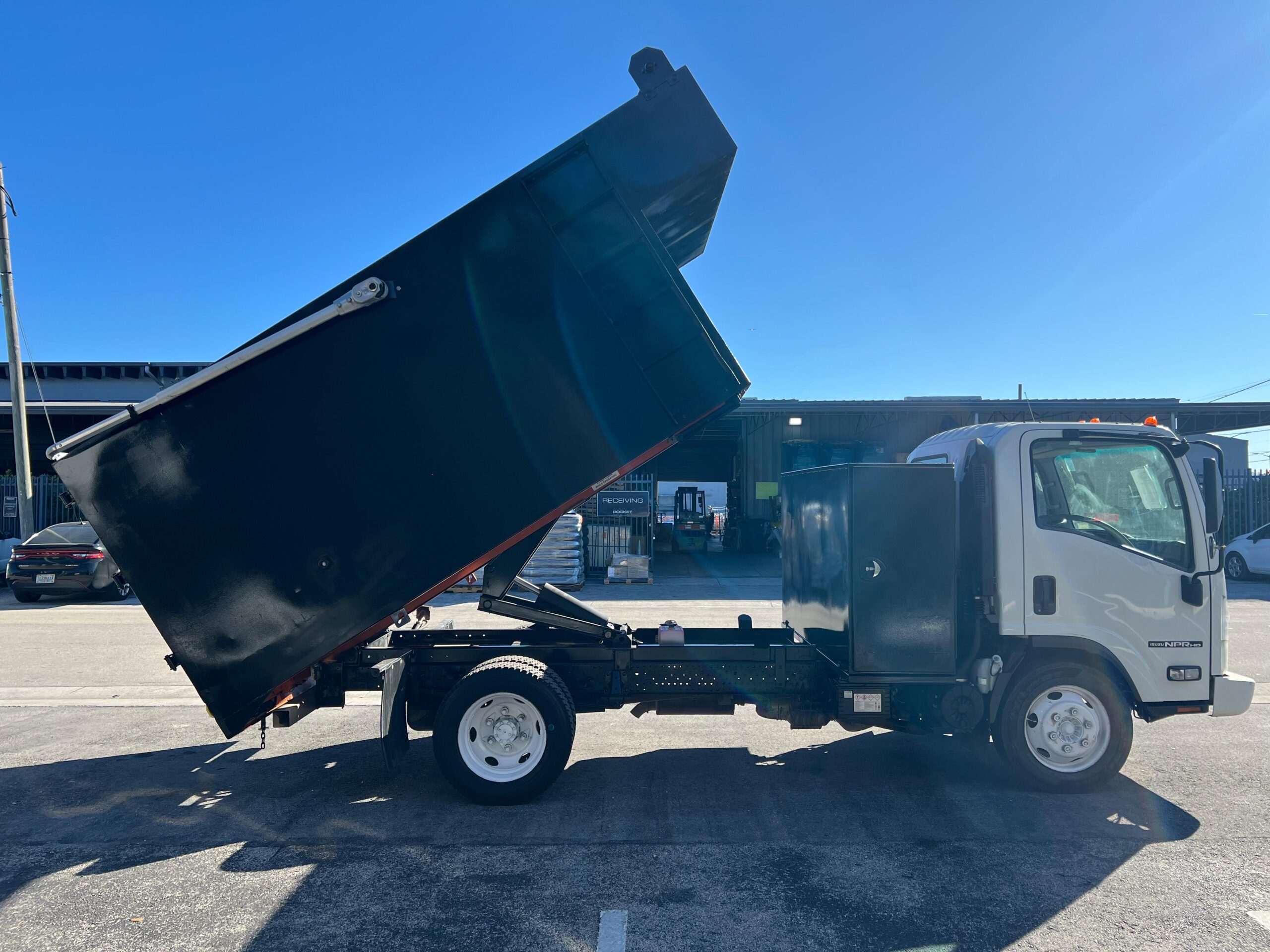 2017-isuzu-garbage-remove-truck-side5