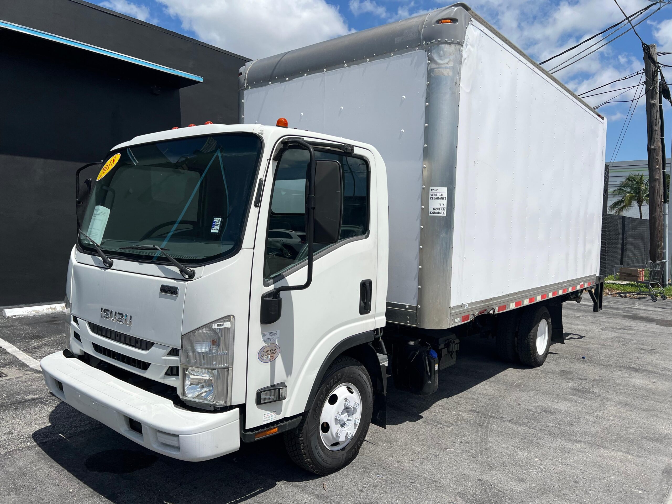 2018-isuzu-box-truck-liftgate-fl