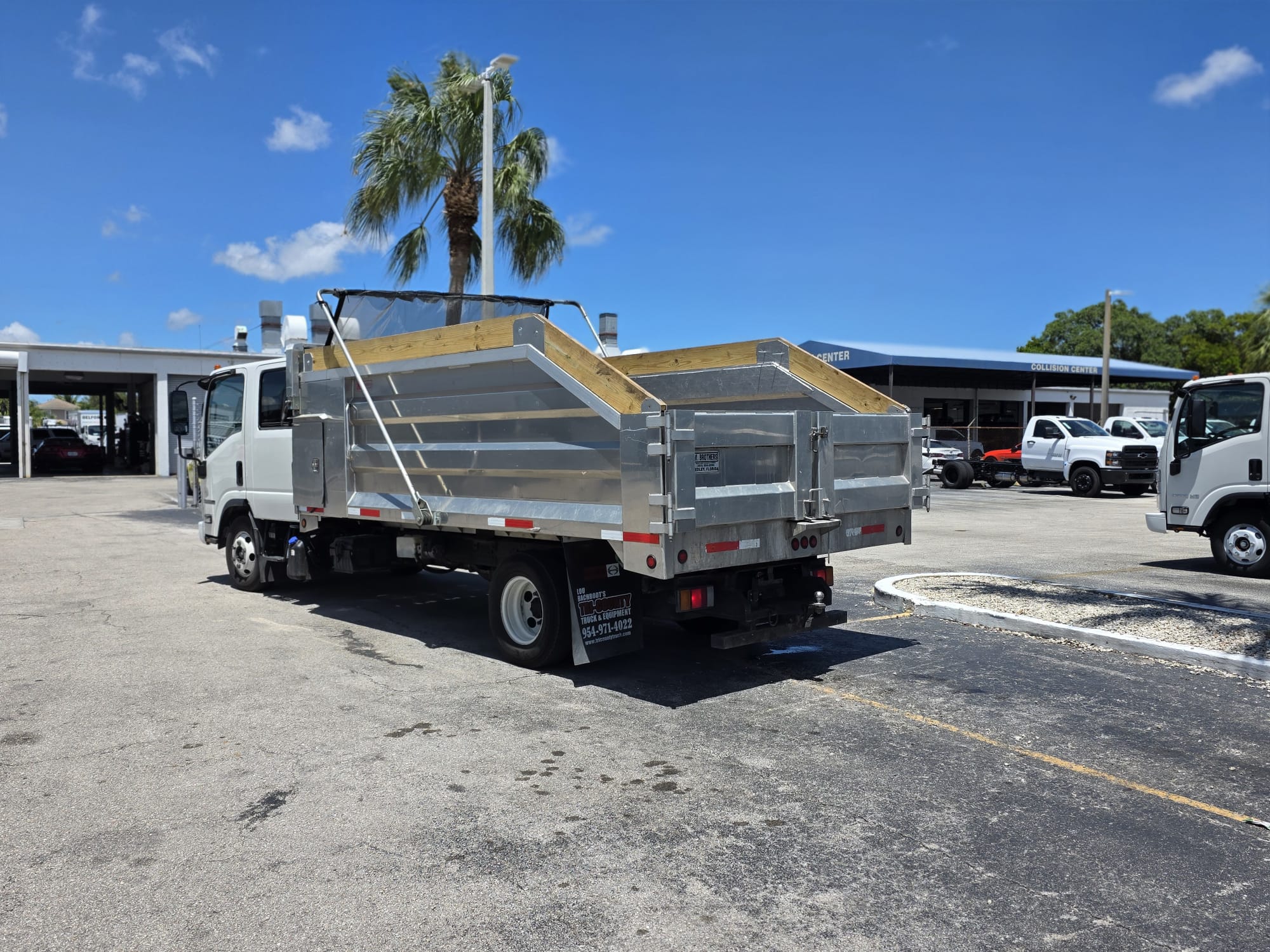 2022-isuzu-npr-hd-dump-truck-side4