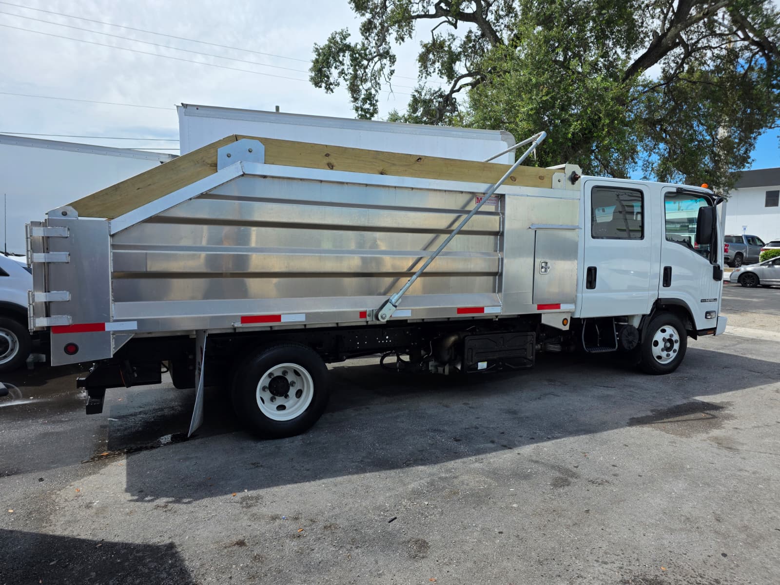 2019-isuzu-npr-dump-truck-for-sale-florida