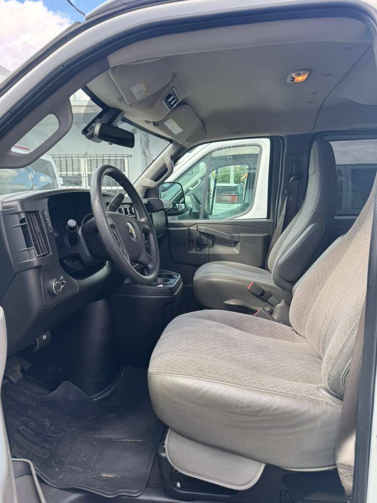 2019-chevrolet-express-3500-passenger-van-66k-miles-interior3