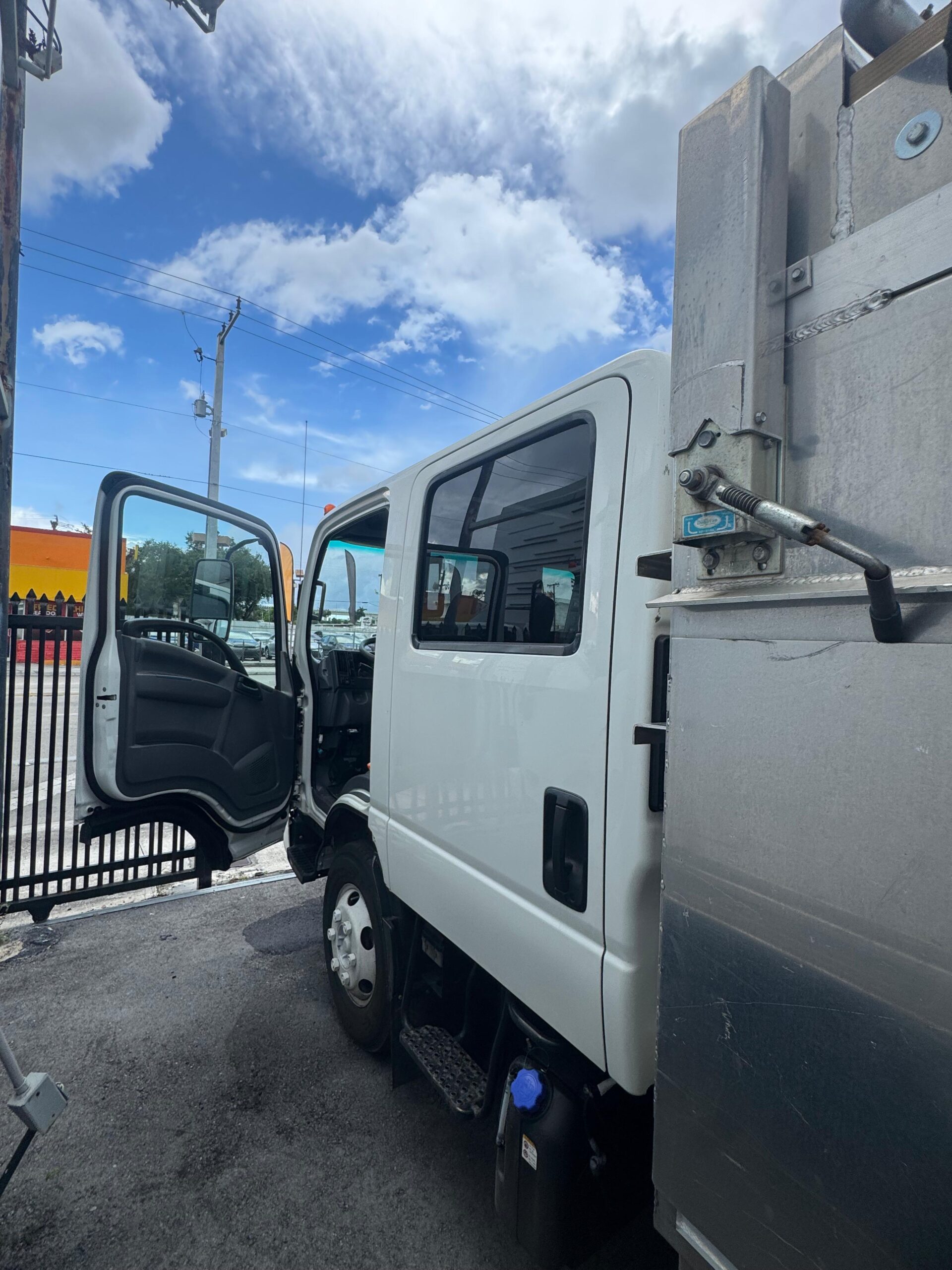 2022-isuzu-npr-hd-30k-miles-dump-truck