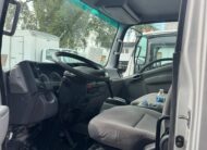 2022-isuzu-nrr-62k-miles- box-truck-interior